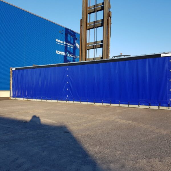 40′ Shipping container​ with tarpaulin wall